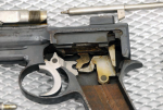 Roth-Steyr M19077 - извлекаем спусковой рычаг и отделяем от него спусковую пружину и разобщител